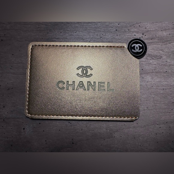 CHANEL Gold credit card Mirror Wallet. - Picture 3 of 5
